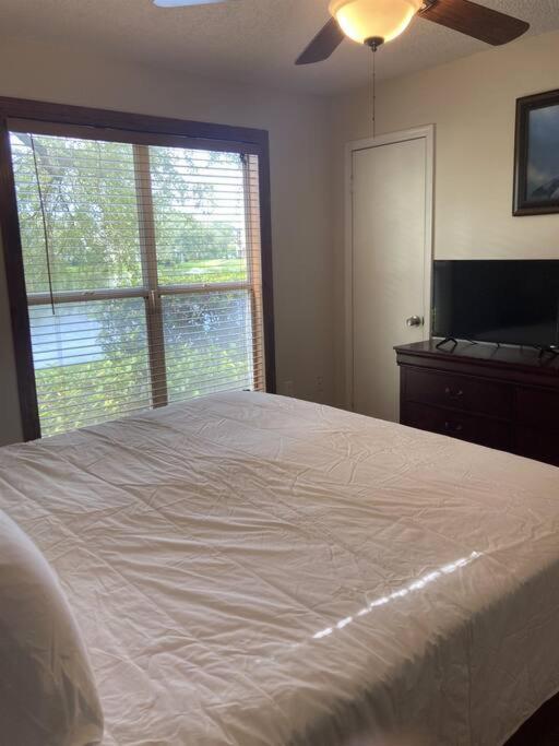 Lakeview Condo In Gated Community Tampa Bagian luar foto