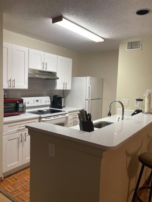 Lakeview Condo In Gated Community Tampa Bagian luar foto